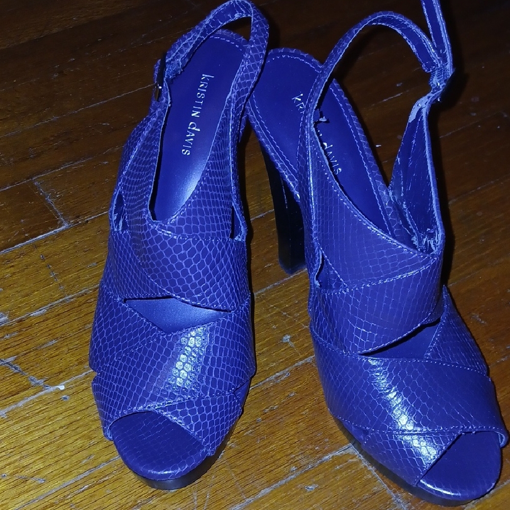 Kristin Davis Elegant Blue Slingback Heels
